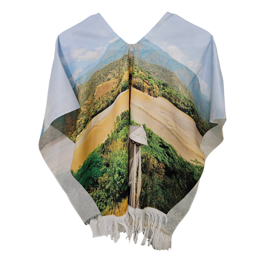 Discover the Magic of Authentic Elegance: Colombian Ponchos of Excellence, where Beauty intertwines with Quality, Dress with Style and Tradition!